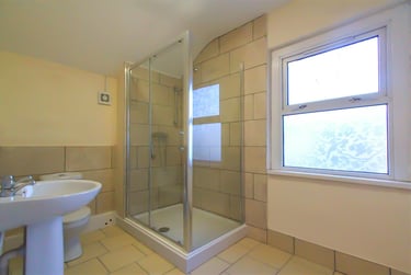 5 bed house, Mackintosh Place, Plasnewydd, Cardiff, CF244RQ - Image 11